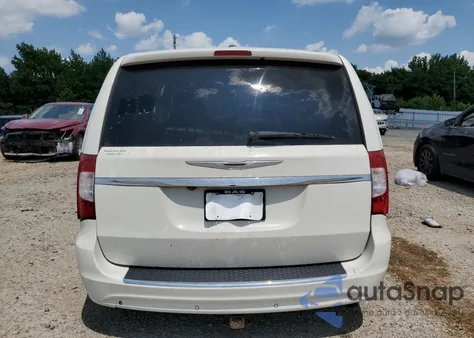 2011 Chrysler Town & Country Touring z USA, uszkodzony, nr VIN 2A4RR5DG9BR666388